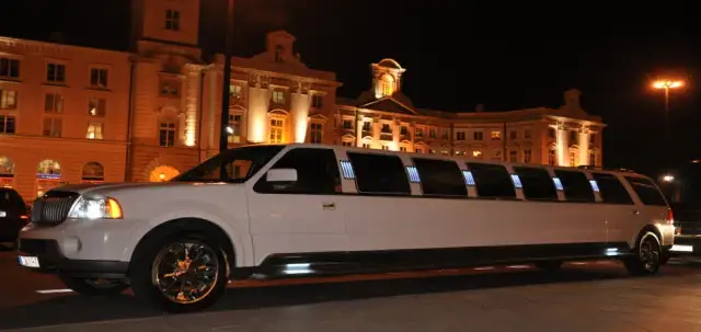 Ile kosztuje wynajem limuzyny? Ceny w Polsce i porady na wynajem