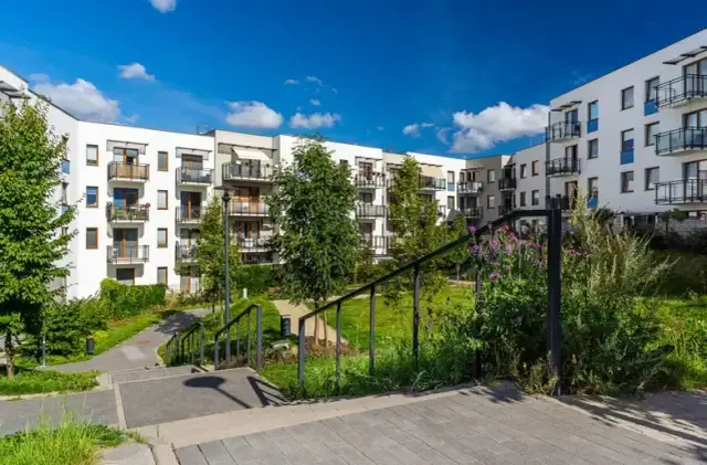 Branża w której działa deweloper - kluczowe aspekty i wyzwania rynku nieruchomości