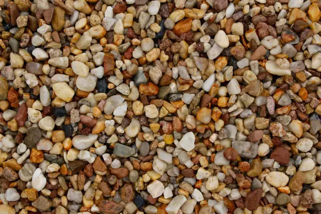 Ile waży m3 kruszywa 0-31,5 mm? Sprawdź gęstość i wagi różnych rodzajów