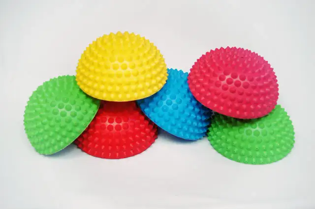 Jeżyki sensoryczne: Jak poprawiają rozwój i stymulują zmysły