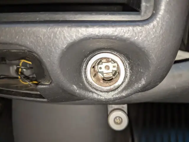 Gdzie jest zapalniczka w Toyota Yaris - prosty sposób na szybkie znalezienie