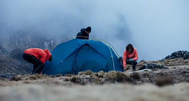 Jak wybrać namiot: kluczowe cechy, które musisz znać przed zakupem