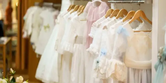 Sennik Biała Suknia Komunijna - Znaczenie i Symbolika