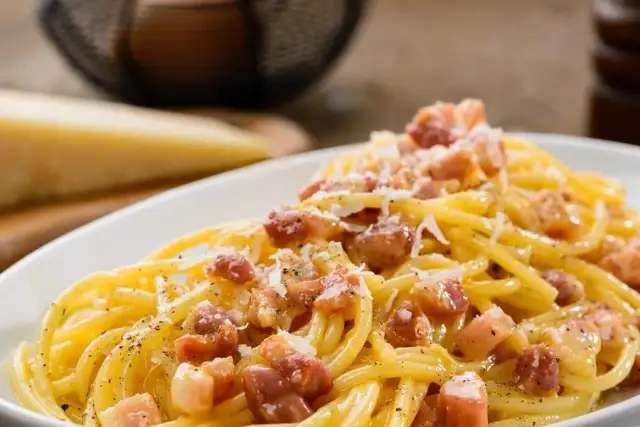 Ile kalorii ma spaghetti carbonara? Sprawdź wartości odżywcze!