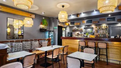 Gdzie zjeść w Augustowie? Odkryj najlepsze restauracje i lokale