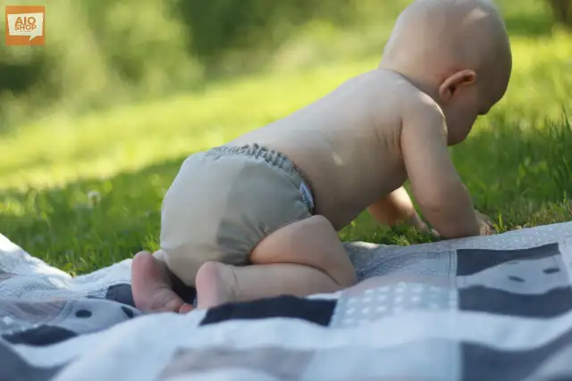 Pieluchy dla noworodka: Jak wybrać najlepsze? Praktyczny przewodnik