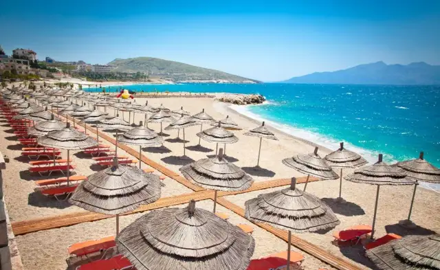 Albania nad jakim morzem? Odkryj piękno Adriatyku i Jońskiego