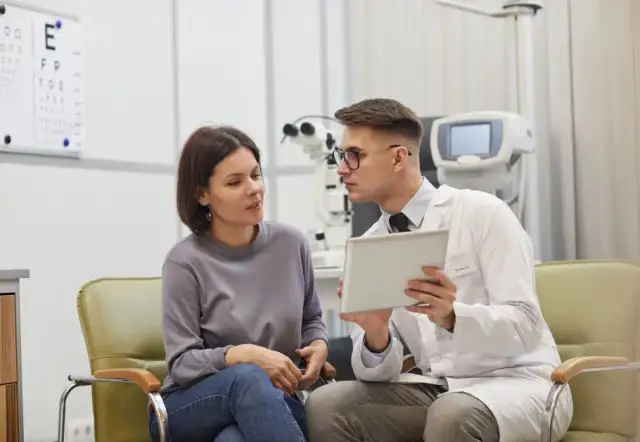 Ubezpieczenie zdrowotne po studiach: 4 miesiące ochrony i co dalej?