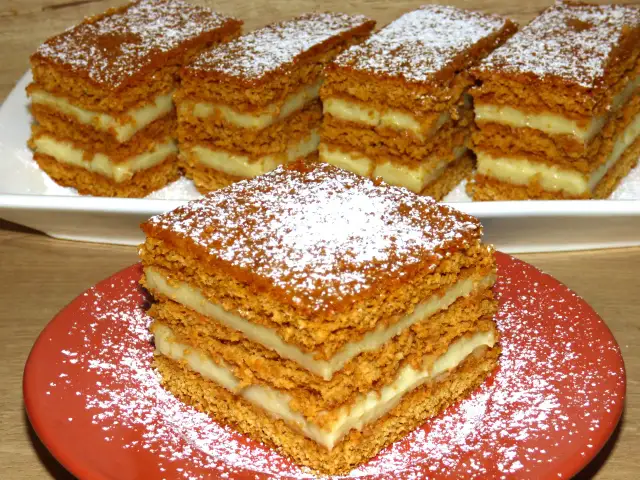 Miodownik czeski – sprawdzony przepis na wyjątkowe ciasto z miodem krok po kroku