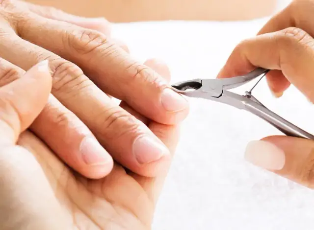 Manicure męski na czym polega i jak poprawia wygląd dłoni