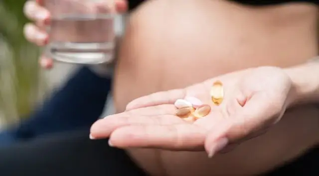 Witaminy dla ciężarnych: Top 5 niezbędnych suplementów