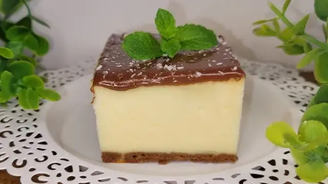 Jak zrobić sernik z wiaderka na biszkoptach - prosty przepis na smakołyk