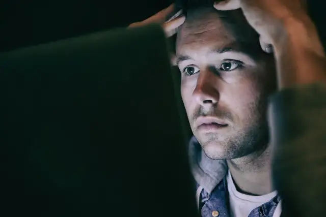 Czym pachną ręce samotnego mężczyzny? Więcej niż internetowy żart.