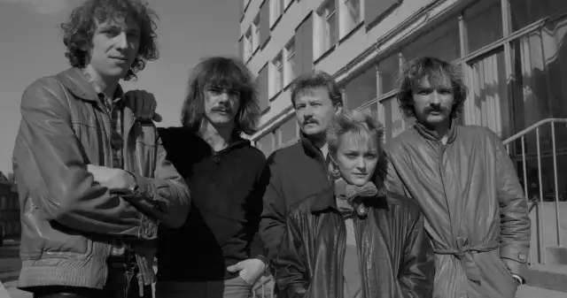 Kto śpiewa "Przeżyj to sam"? Lombard: Historia hymnu pokolenia