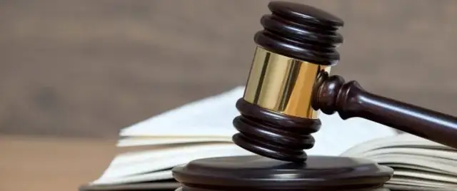 Czy skarga kasacyjna wstrzymuje wykonanie wyroku? Poznaj prawdę!