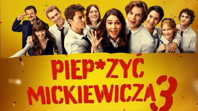 Grupa młodych ludzi i starszy mężczyzna na tle napisu "Pieprzyć Mickiewicza 3".