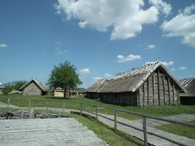Wolin: Skansen Słowian i Wikingów atrakcje, festiwal, ceny