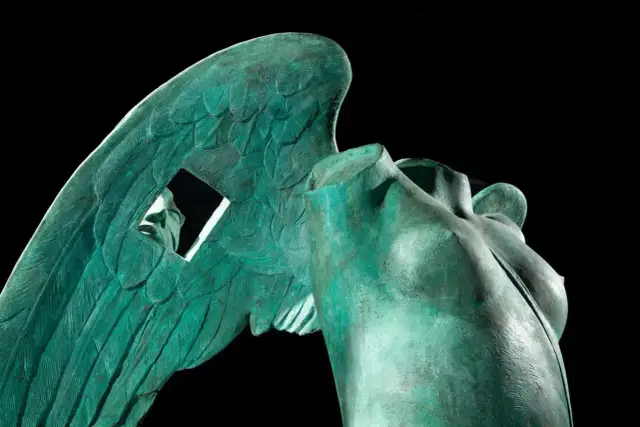 Igor Mitoraj w Piazza Armerina: Odkryj niezwykłe rzeźby i ich historię