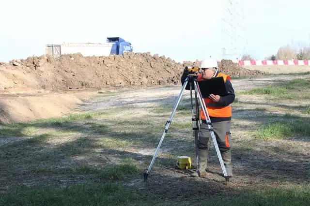 Geodeta w budowie domu: Niezbędny przewodnik po jego roli i usługach