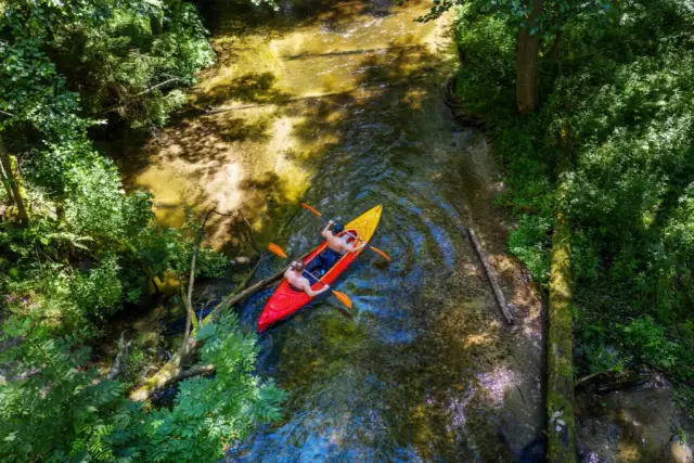 Kajakarstwo górskie w Polsce: Przewodnik po trasach i bezpieczeństwie