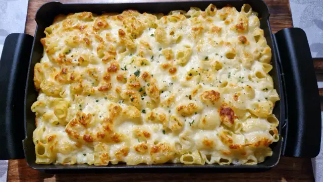 Gratin de pâtes aux œufs: la recette ultime, moelleuse et facile