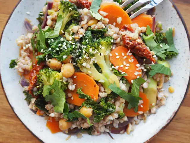 Kasza gryczana z czym? 7 pysznych kombinacji na każdą okazję