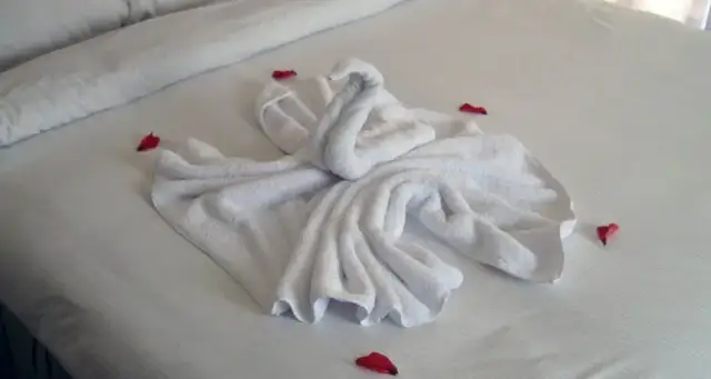 Jak składać ręczniki w hotelu, aby zachwycić gości i zwiększyć komfort