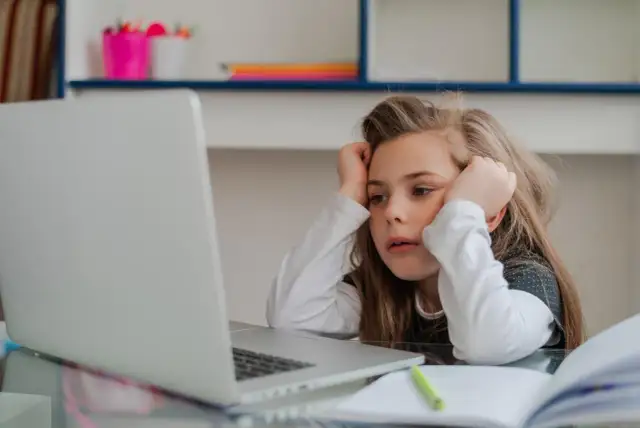 Czym zająć dziecko w domu? 10 kreatywnych pomysłów na zabawy