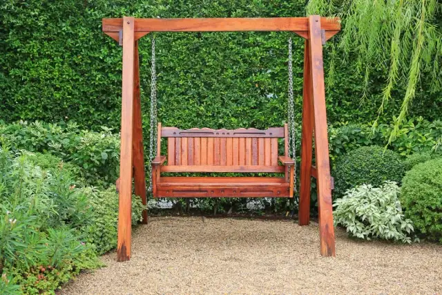 Jakie wymiary huśtawki ogrodowej wybrać, aby uniknąć rozczarowania?