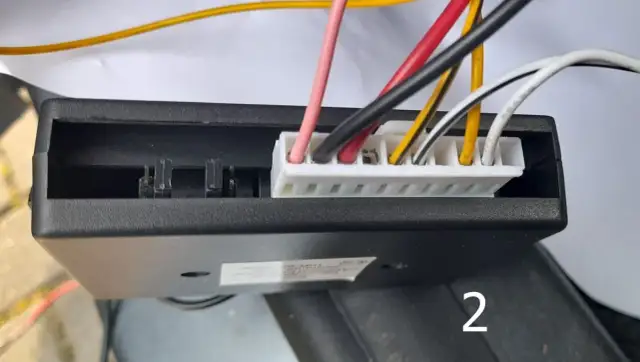 Gdzie jest sterownik centralnego zamka Skoda Fabia i jak go naprawić