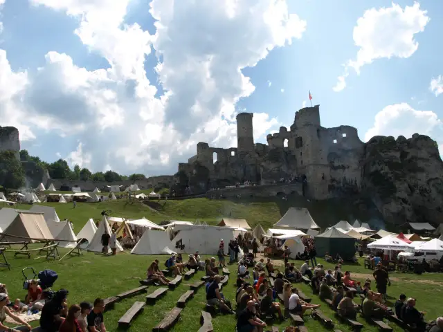 Ogrodzieniec gdzie zjeść – 10 najlepszych miejsc na smaczny posiłek