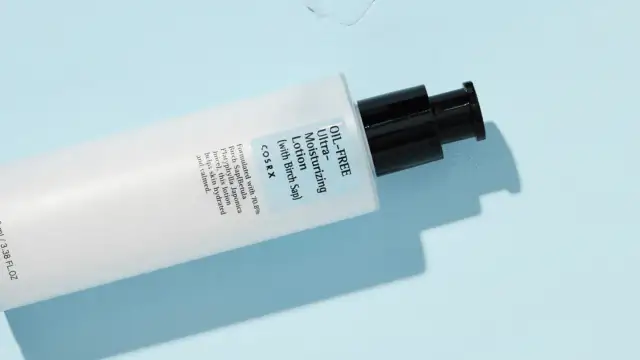 Rewitalizująca kremowa emulsja: sekret promiennej cery?