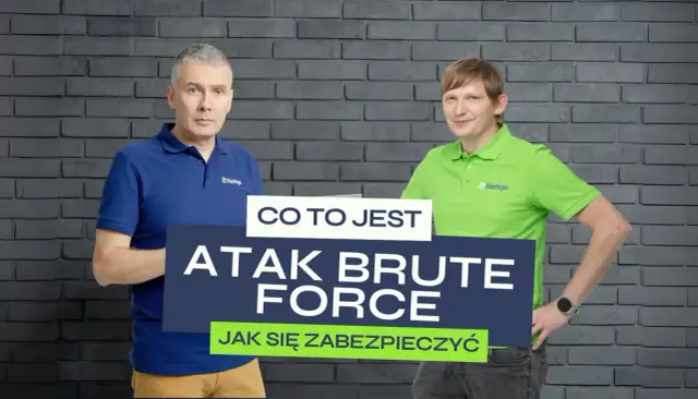 Dwóch mężczyzn omawia atak brute force. Jeden w niebieskiej koszulce, drugi w zielonej.