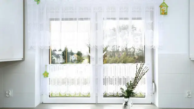 Jakie firanki do przedpokoju? 8 porad na idealny wybór