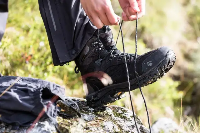Jakie buty w góry jesienią - uniknij błędów przy wyborze obuwia