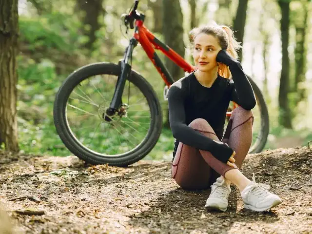 Ile kalorii spala się na rowerze? Sprawdź, ile możesz stracić