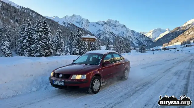 Włochy autem 2026: Najlepsza trasa, koszty, ZTL. Unikaj pułapek!
