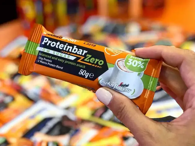 Czy baton proteinowy jest zdrowy? Odkryj ukryte zagrożenia i korzyści