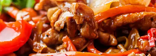 Przepisy na wieprzowinę z Kwestii Smaku: Sekrety soczystych dań