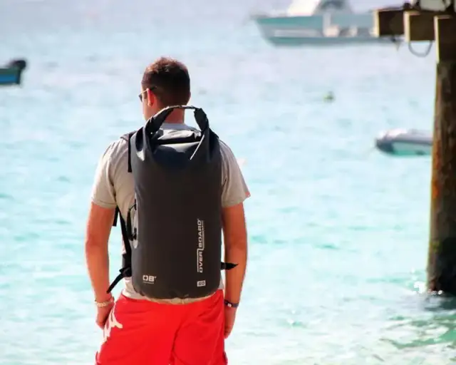 Jak wybrać idealny worek wodoszczelny na kajak, by uniknąć kłopotów?