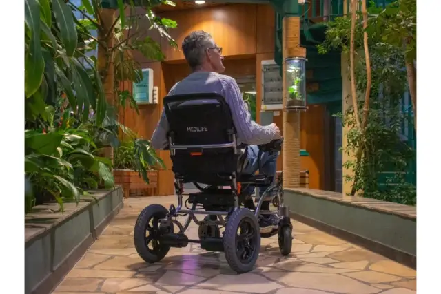 Ile kosztuje wózek inwalidzki? Ceny, dofinansowanie i modele