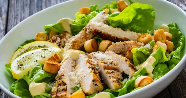 Wędzony kurczak w diecie: Czy jest dietetyczny? Werdykt dietetyka