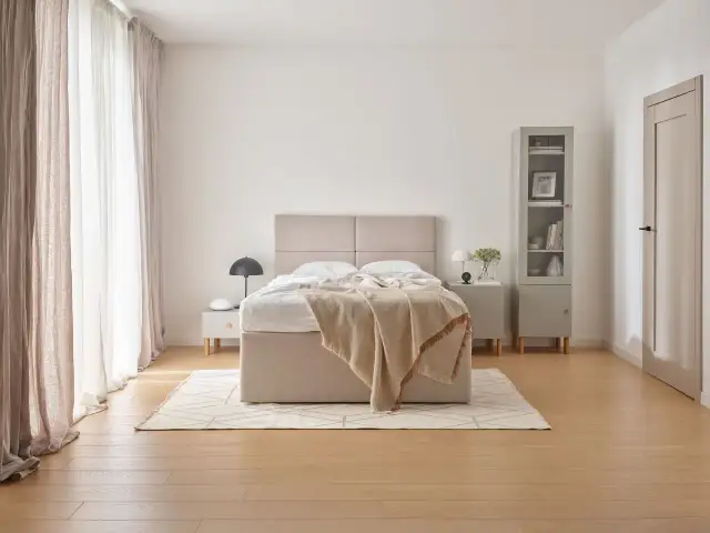 Beżowa sypialnia jakie dodatki - stwórz przytulne wnętrze z klasą