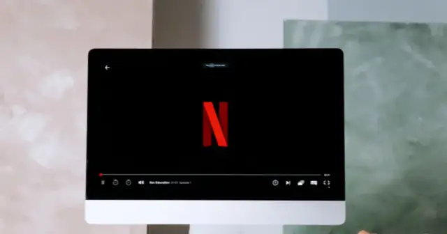 Jak oglądać Netflix na TV bez smart i cieszyć się ulubionymi filmami