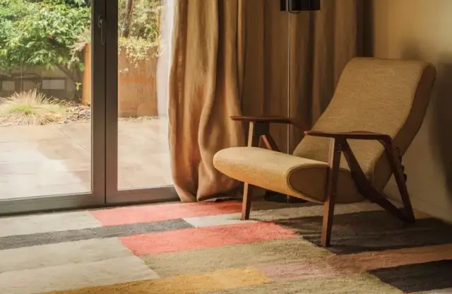 Dywan do salonu: Jak wybrać idealny? Rozmiar, materiał, trendy 2026