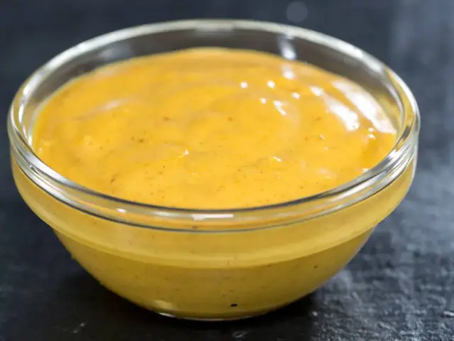 Jak zrobić sos curry? Prosty przepis, warianty i sekrety smaku!