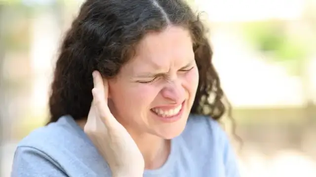 Ból ucha: Jak szybko złagodzić i kiedy pilnie szukać pomocy?