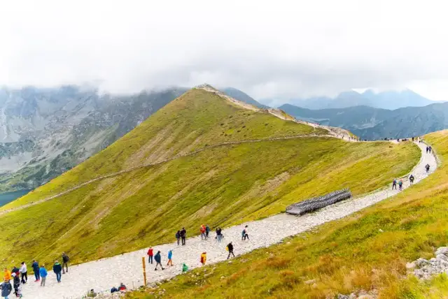 Kasprowy Wierch: Jaki szlak wybrać? Porównanie tras