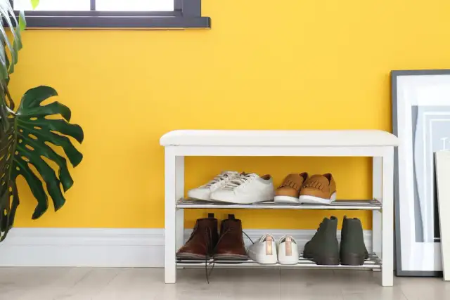 Jak usunąć przykry zapach z szafki na buty - skuteczne metody i porady