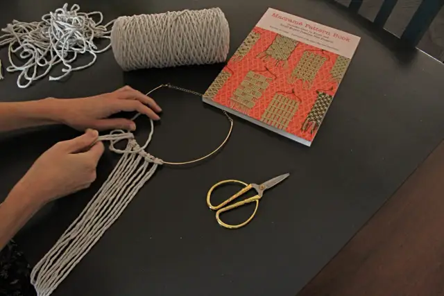 Jak zrobić naszyjnik makrama: Prosty tutorial krok po kroku